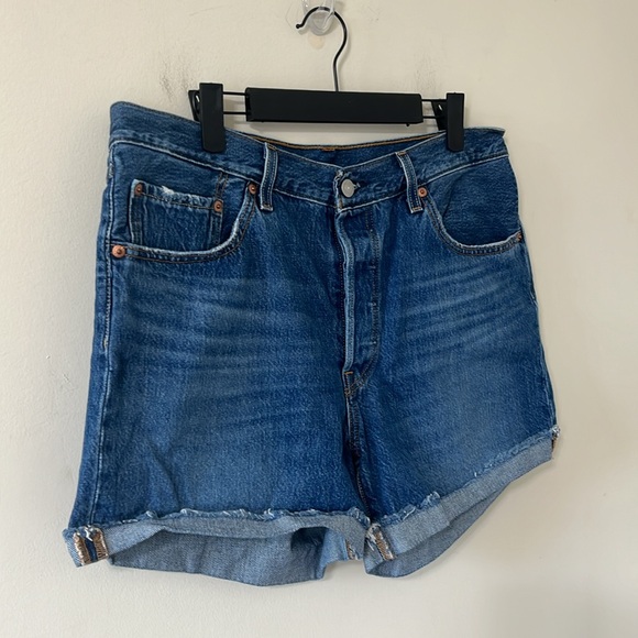 Levi’s Original Fit High-Rise 501 Dark Wash Denim Shorts Size 32 - Picture 2 of 11